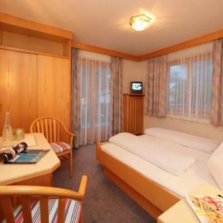 Pension Bergheil Kaprun Exterior foto