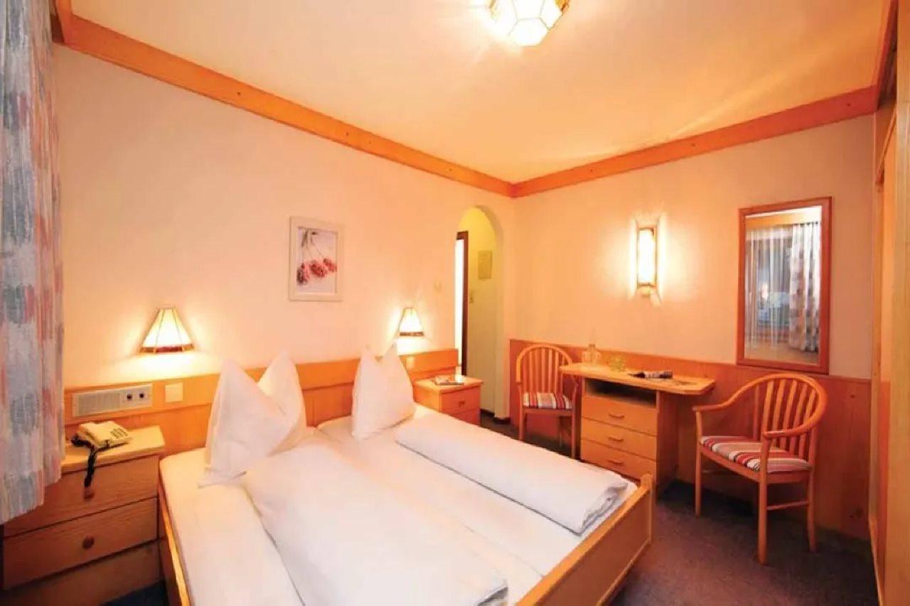 Pension Bergheil Kaprun Exterior foto